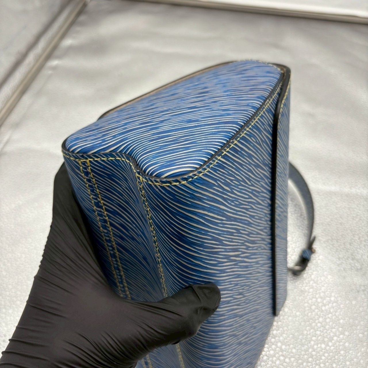 希少☆ Louis Vuitton エピ ツイスト MM ショルダーバッグ ヴィトン☆ ショルダーバッグ コピー ツイスト MM エピ レザー