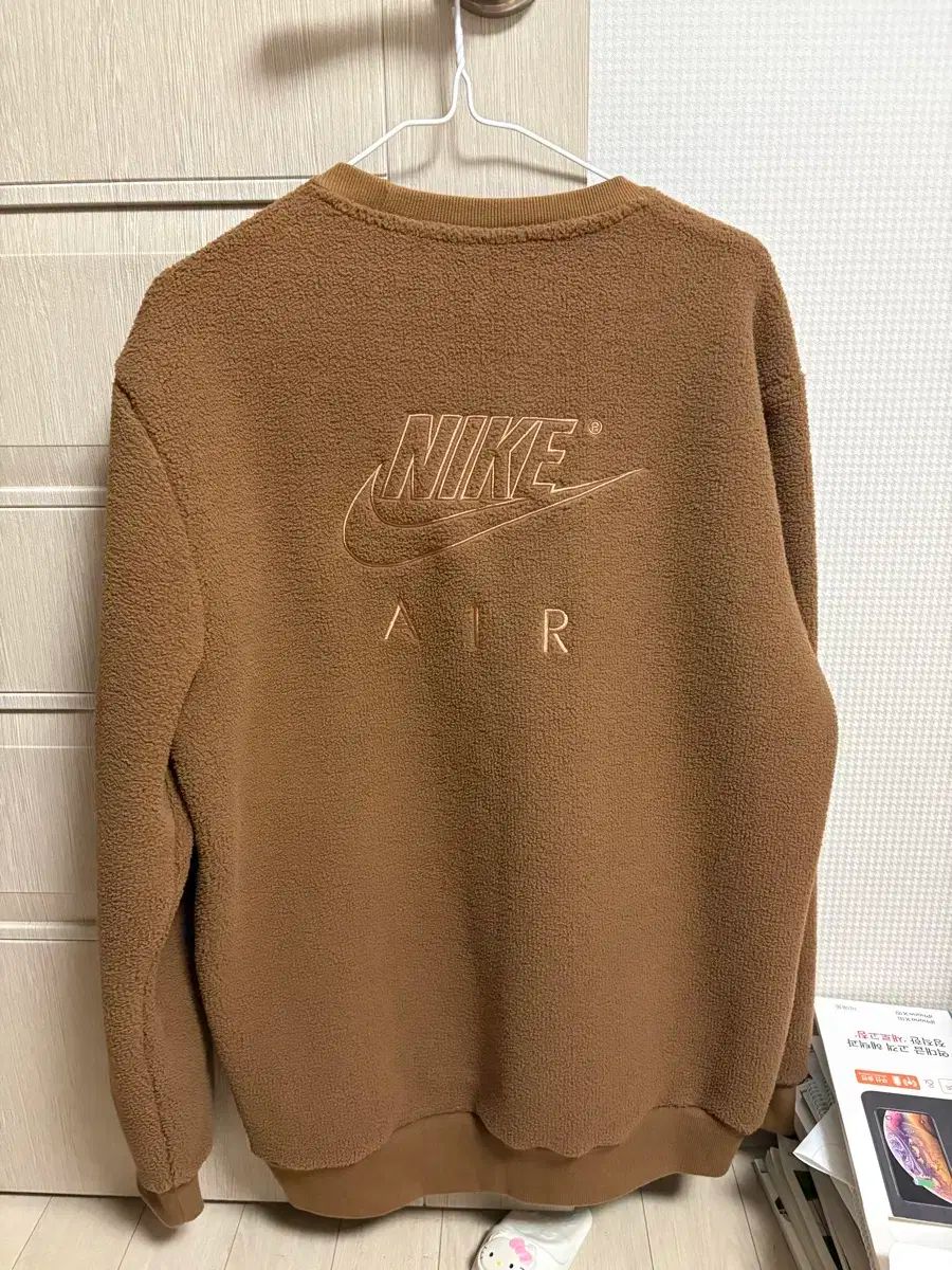 NIKE
