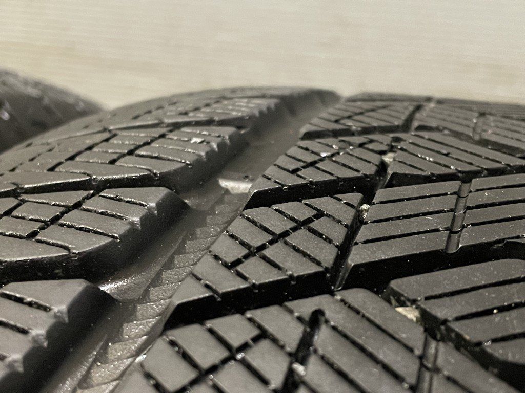 PIRELLI SCORPION WINTER 255/55R20 20インチ スタッドレス 4本 バリ溝 
