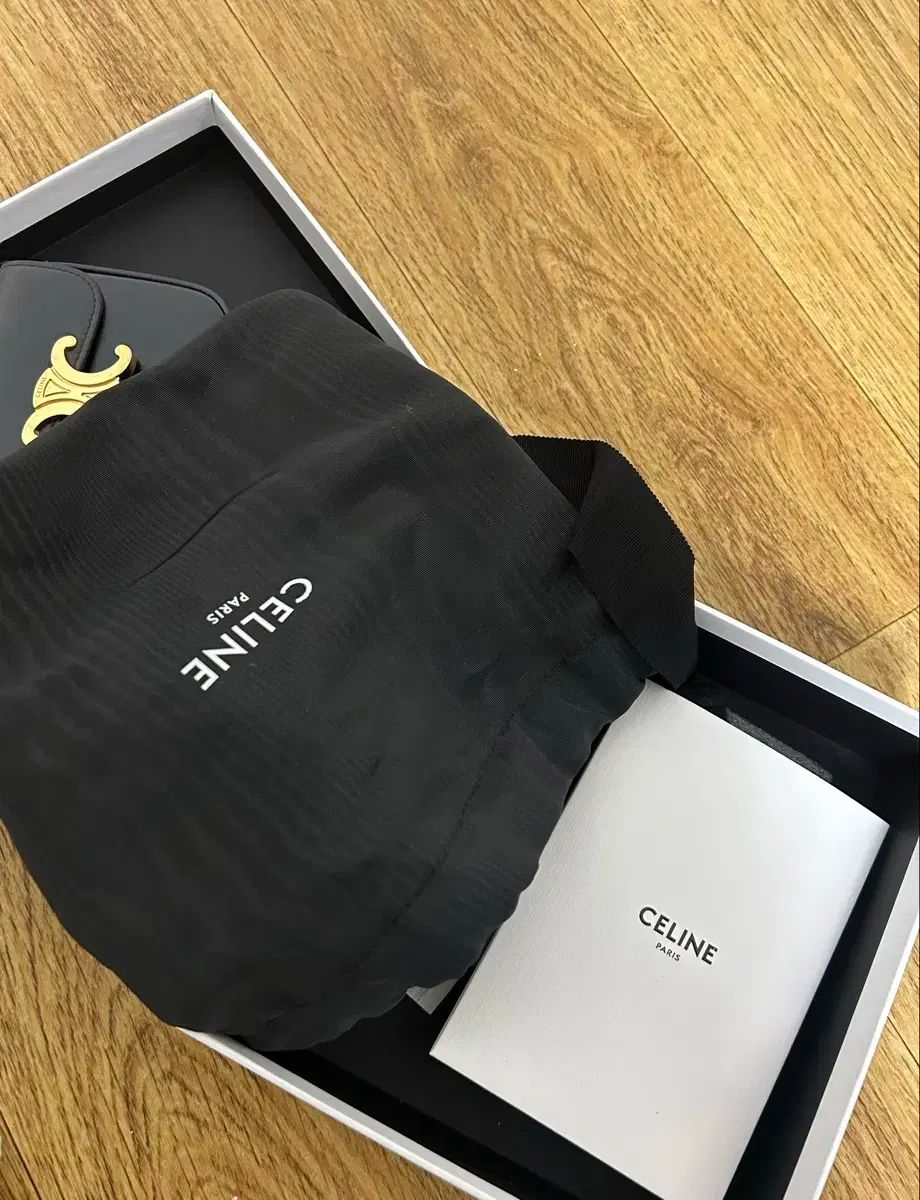 Celine セリーヌ トリオンフ ミニ ブラック