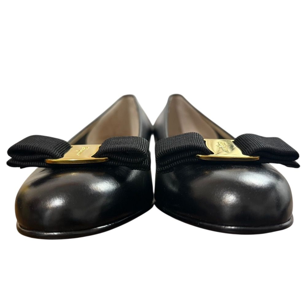 Salvatore Ferragamo サルヴァトーレフェラガモ カーフレザー ヴァラリボン ローヒール パンプス サイズ7B 約24cm ブラック レディース 古着