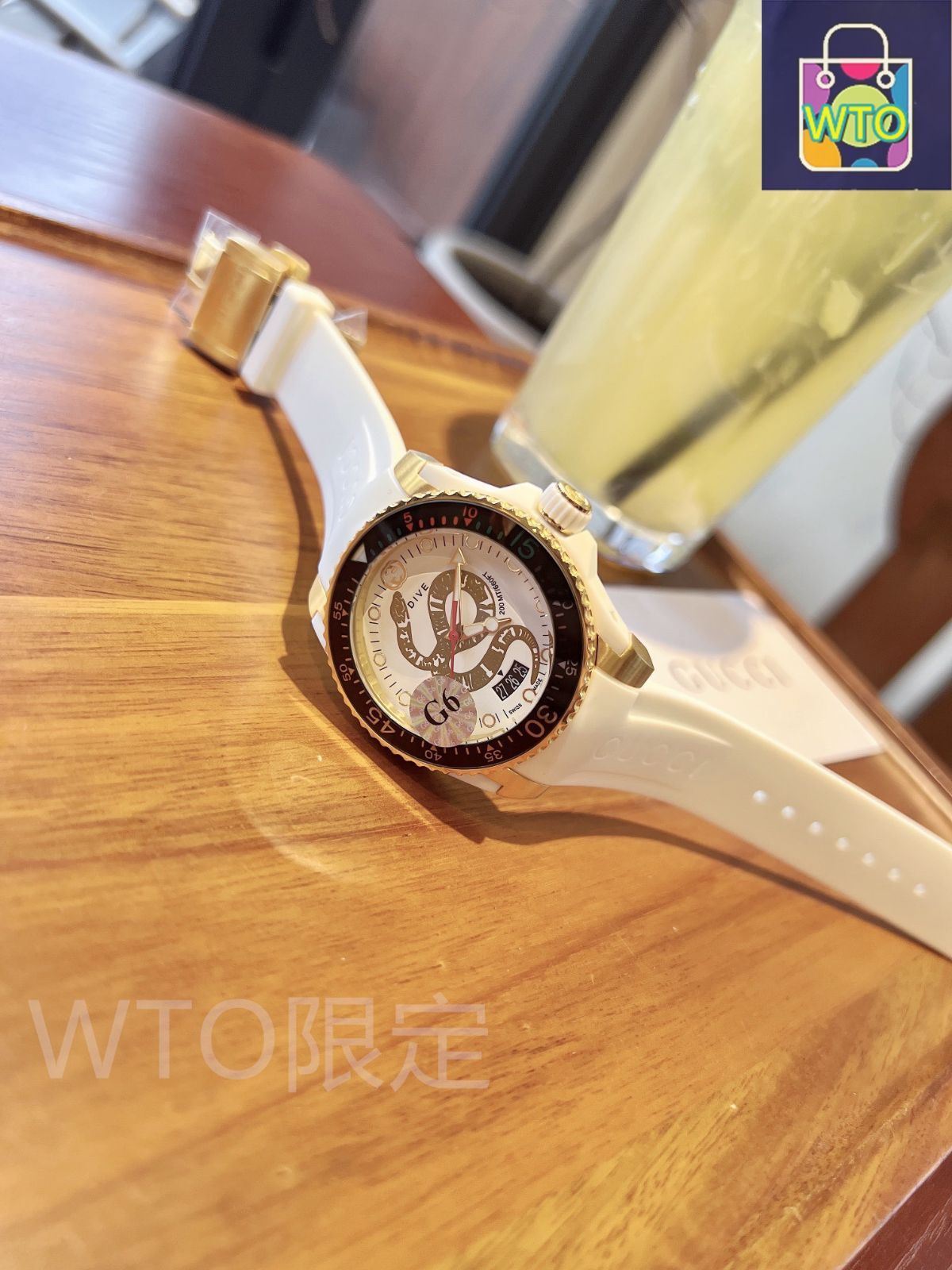 GUCCI DIVER 腕時計 グッチ 時計 メンズ ル マルシェ デ メルヴェイユ ダイブ トラ