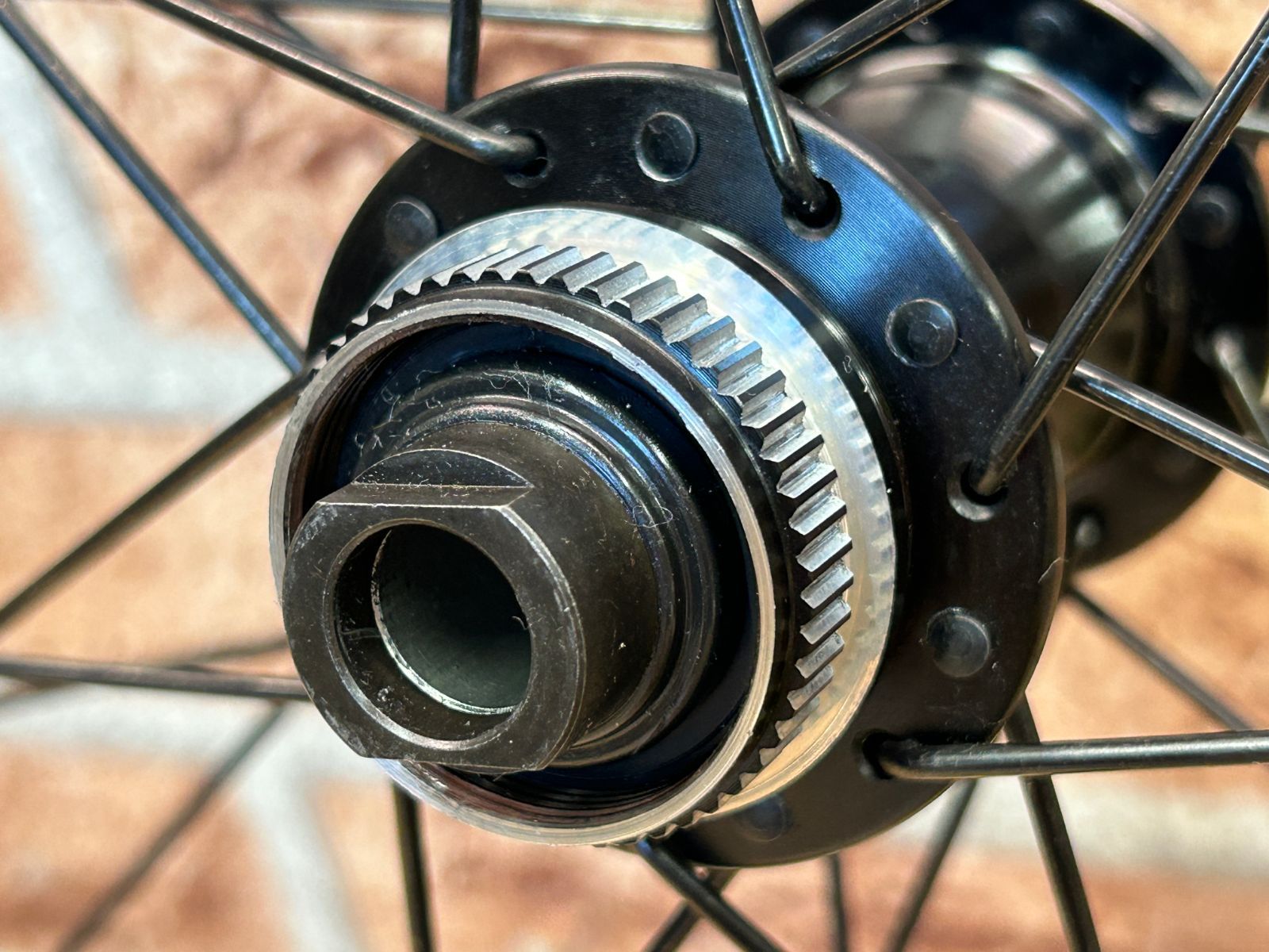 WH-RS171 DB（タイヤ・チューブ付） シマノ12s 実走1回 完成車外し アウトレット】SHIMANO WH-RS171ホイールがタイヤ付特価で入荷