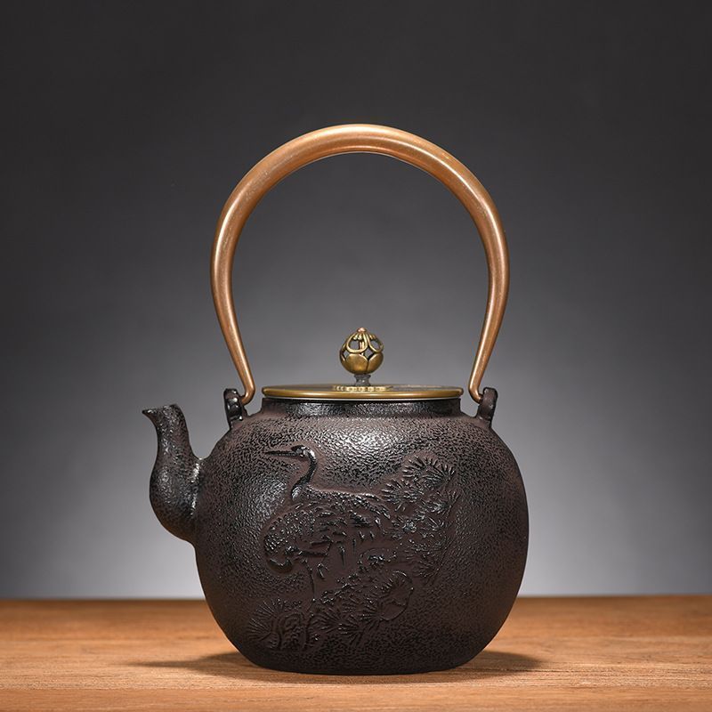 老鉄瓶 壺 鉄やかん 1300ml 道具 職人手作り 鉄びん 鉄分補給 急須 茶こし付き 未塗装鉄器 銅製取っ手