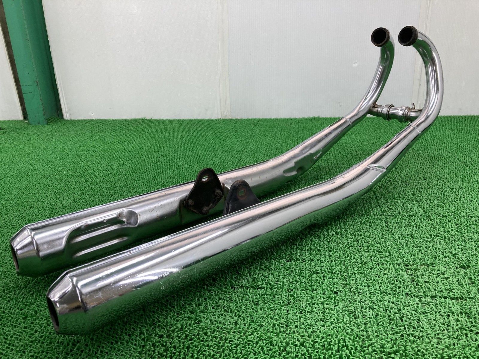 GT550 マフラー GT550 スズキ 純正 中古 バイク 部品 激レア 当時物 メッキ良好 修復素材やストックに 車検 Genuine 61 GT550 マフラー GT550 スズキ 純正 バイク 部品 激レア 当時物 メッキ