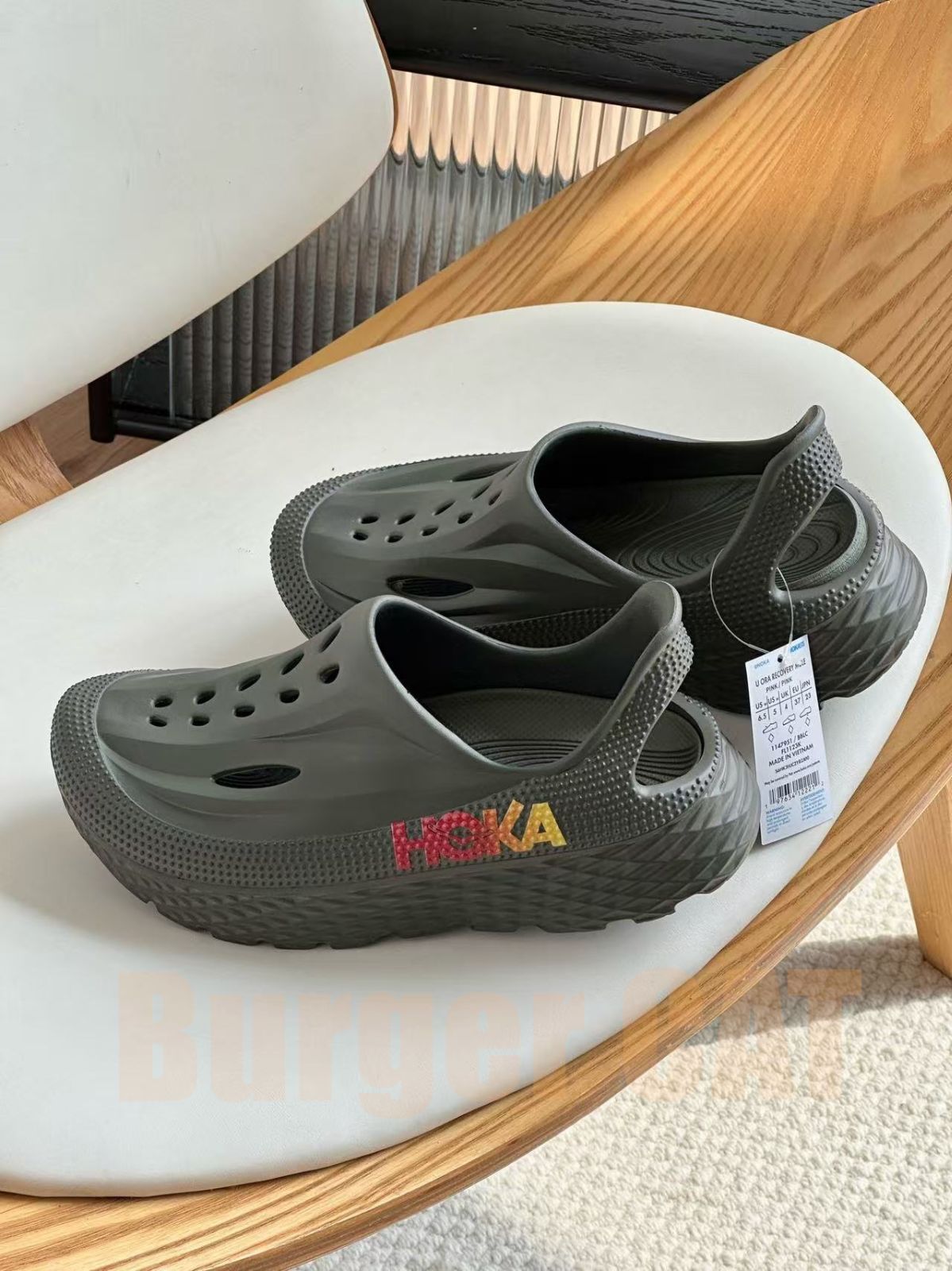 HOKA ONE