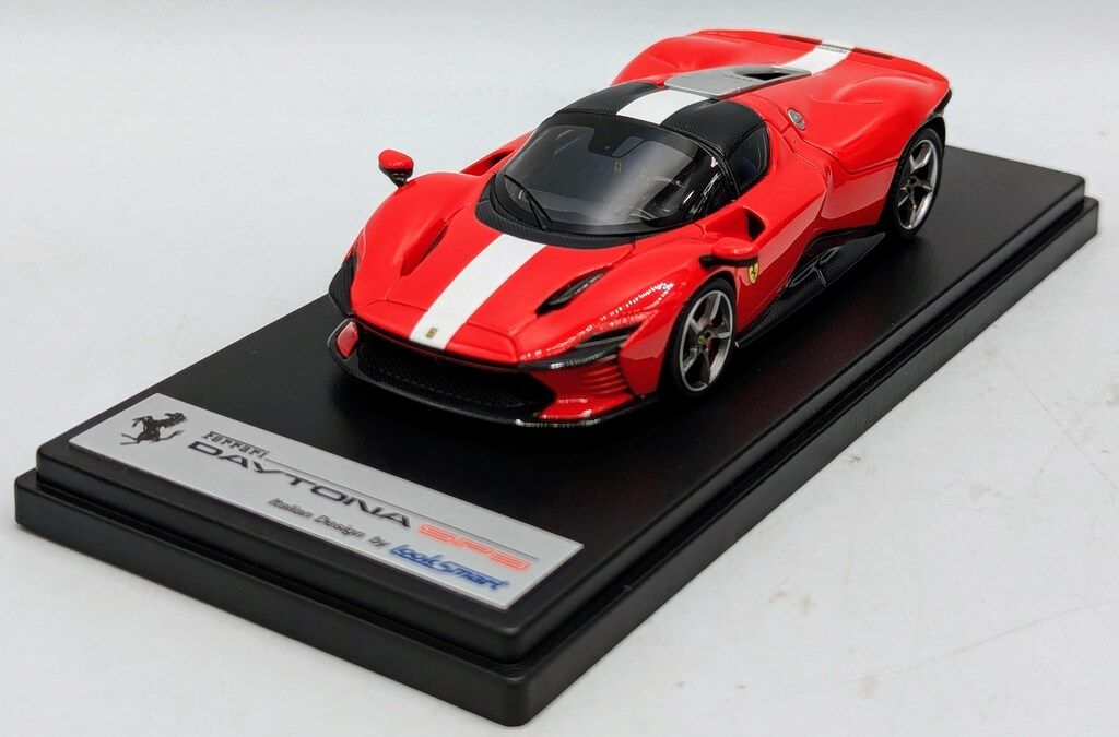 Ferrari Daytona SP3 toit fermé Rosso Scuderia (LookSmart) 1