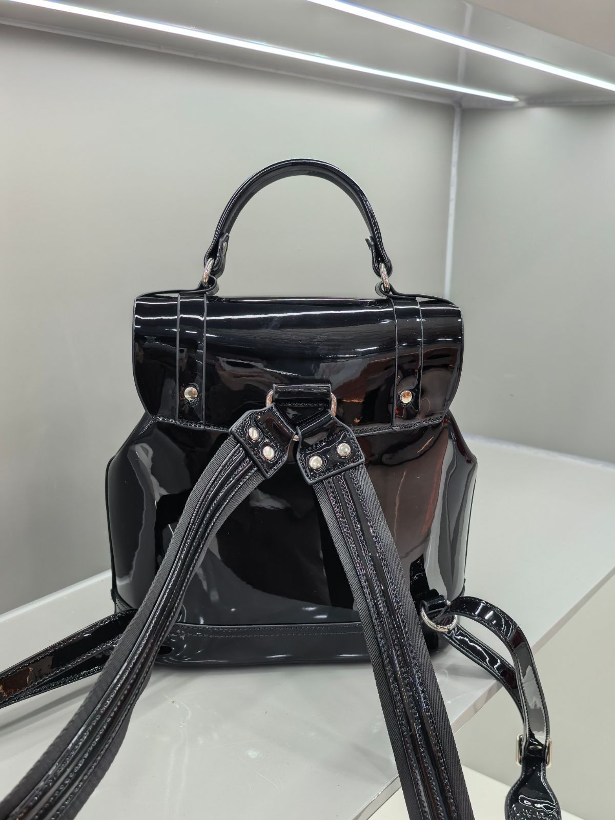 Vivienne Westwoodクロコ型押しエナメル 2wayリュック極美品