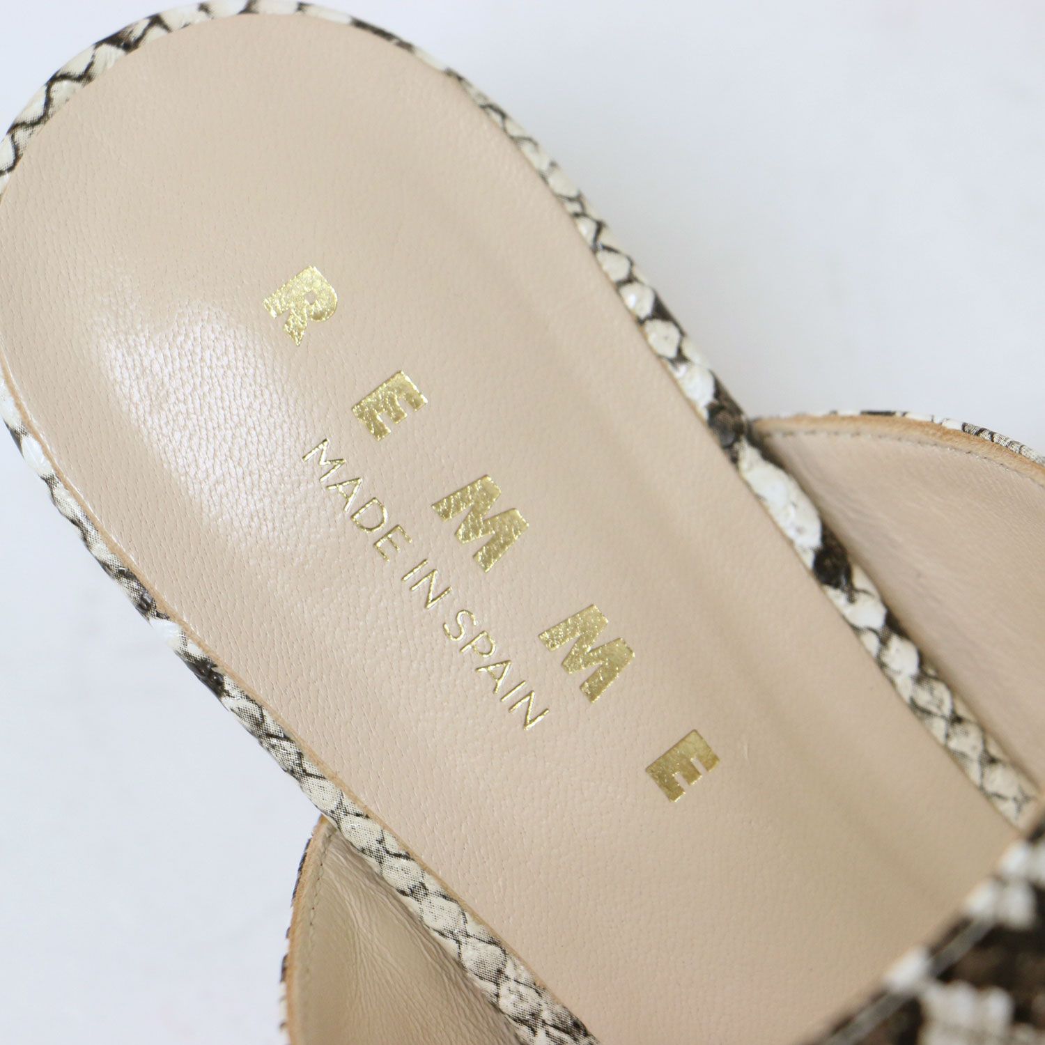 REMME レメ サンダル ベージュ系 サイズ:38(24.0cm) / トング