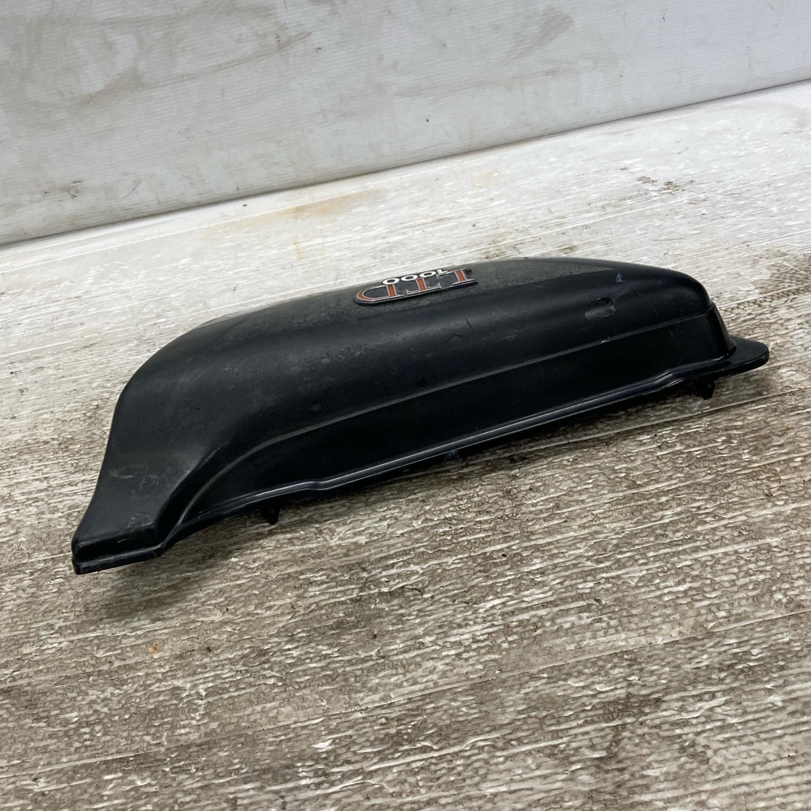 サイドカバー 右