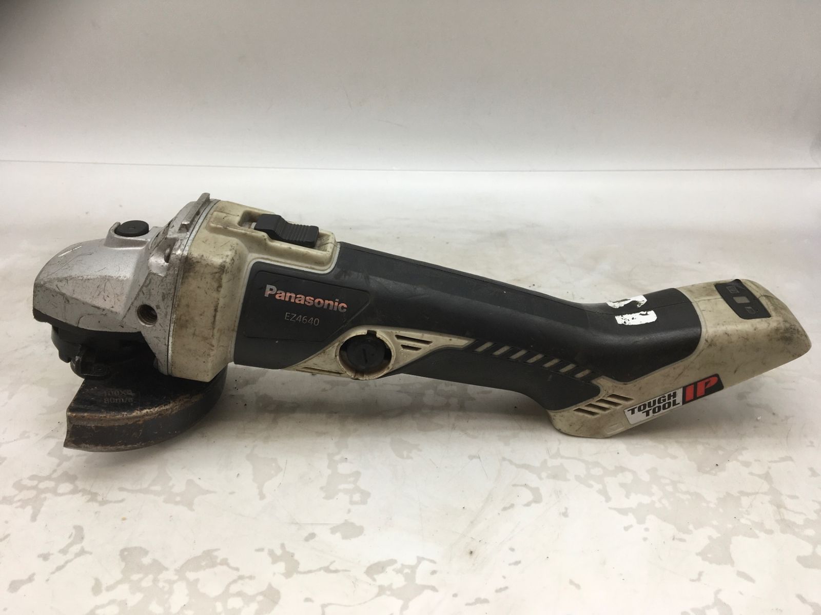 品 Panasonic パナソニック 14.4V100mm充電ディスクグラインダ EZ4640 本体のみ ITVBBSV01134 エコツール知立店 M02