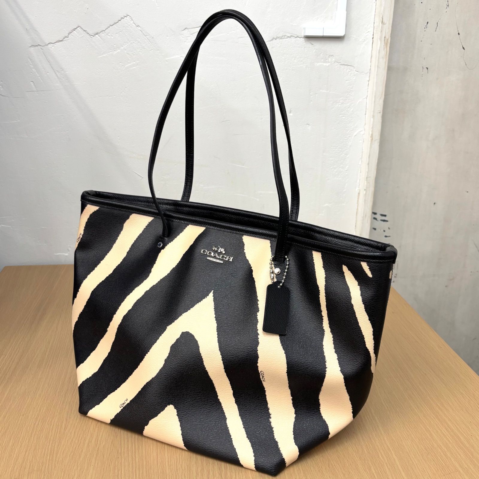 COACH トートバッグ ☆【未使用保管品】COACH コーチ トートバッグ 34654 ゼブラ柄