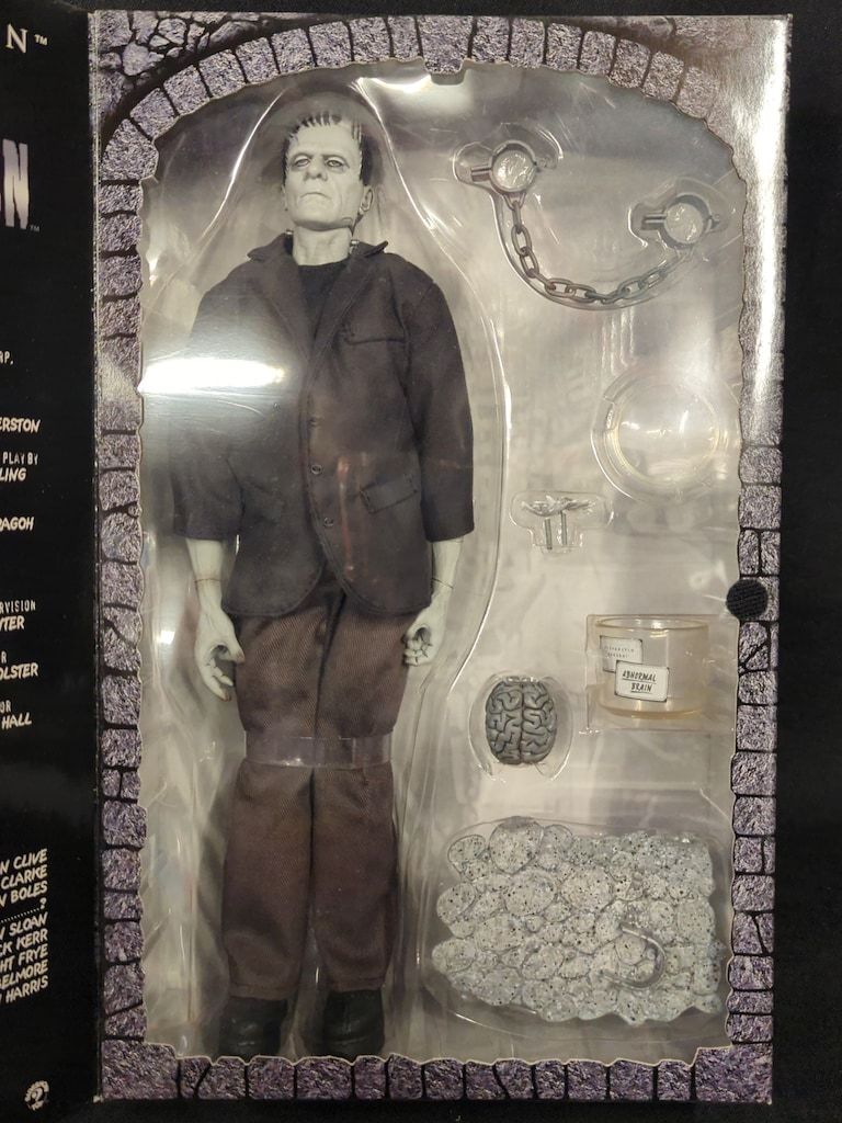 SIDESHOW COLLECTIBLE 12