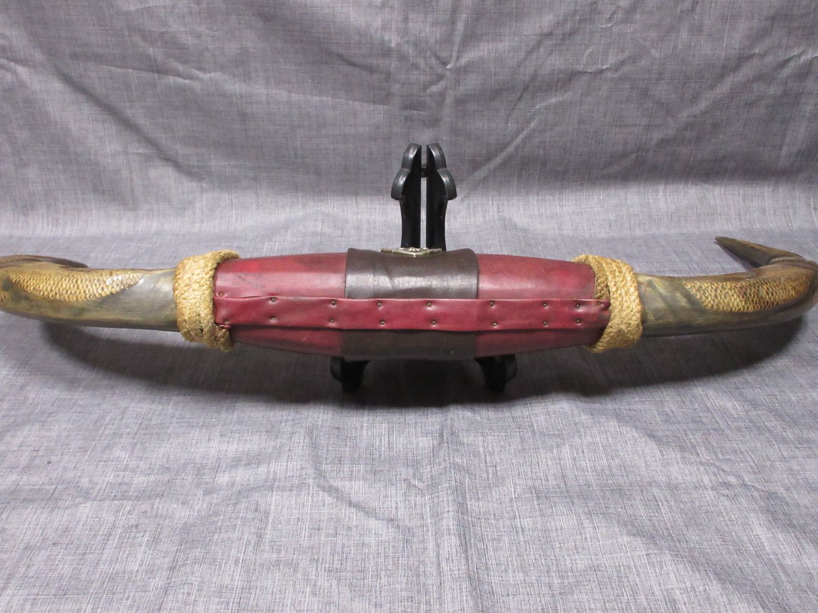 水牛の角 龍柄彫刻 民芸品 置物 (大) type-D - メルカリ