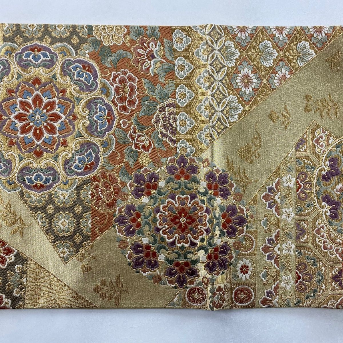 袋帯 美品 秀品 華文 草花 金糸 箔 金色 六通 正絹 【中古 袋帯 美品 秀品 華文 草花 金糸 箔 金色 六通 正絹 【中古