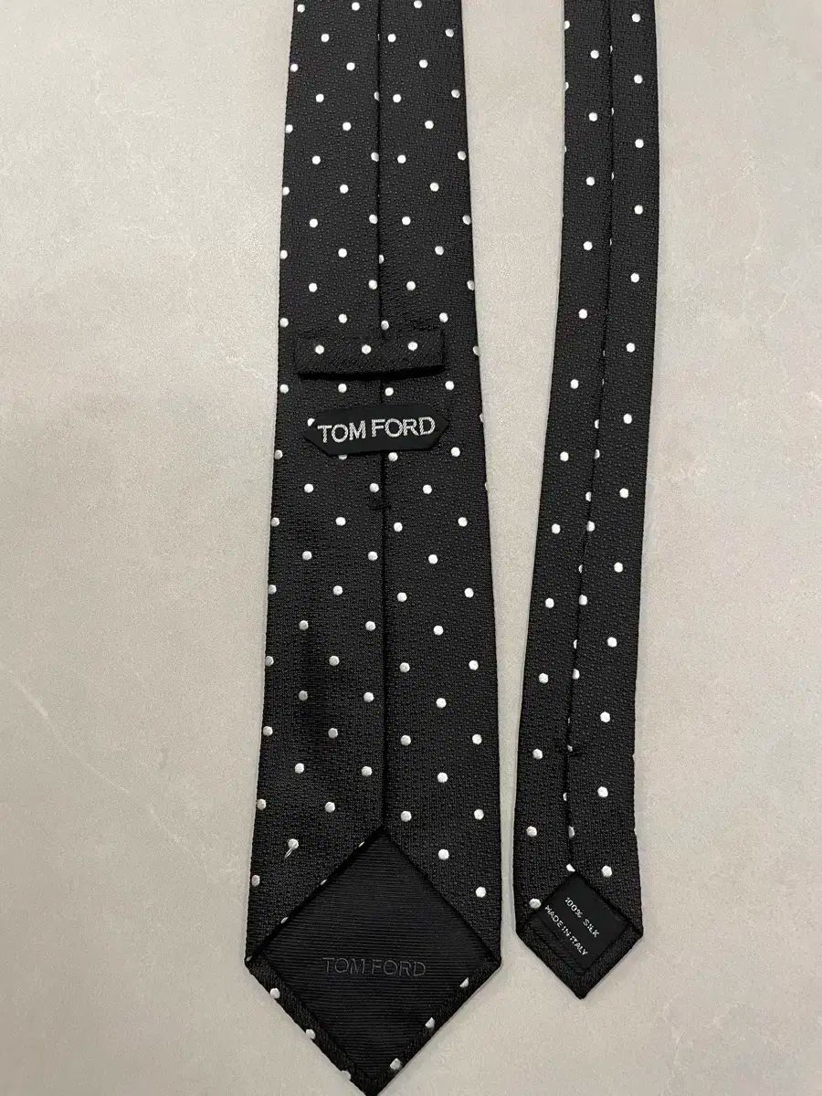 TOM FORD(トムフォード) ドット パターン シルクネクタイ