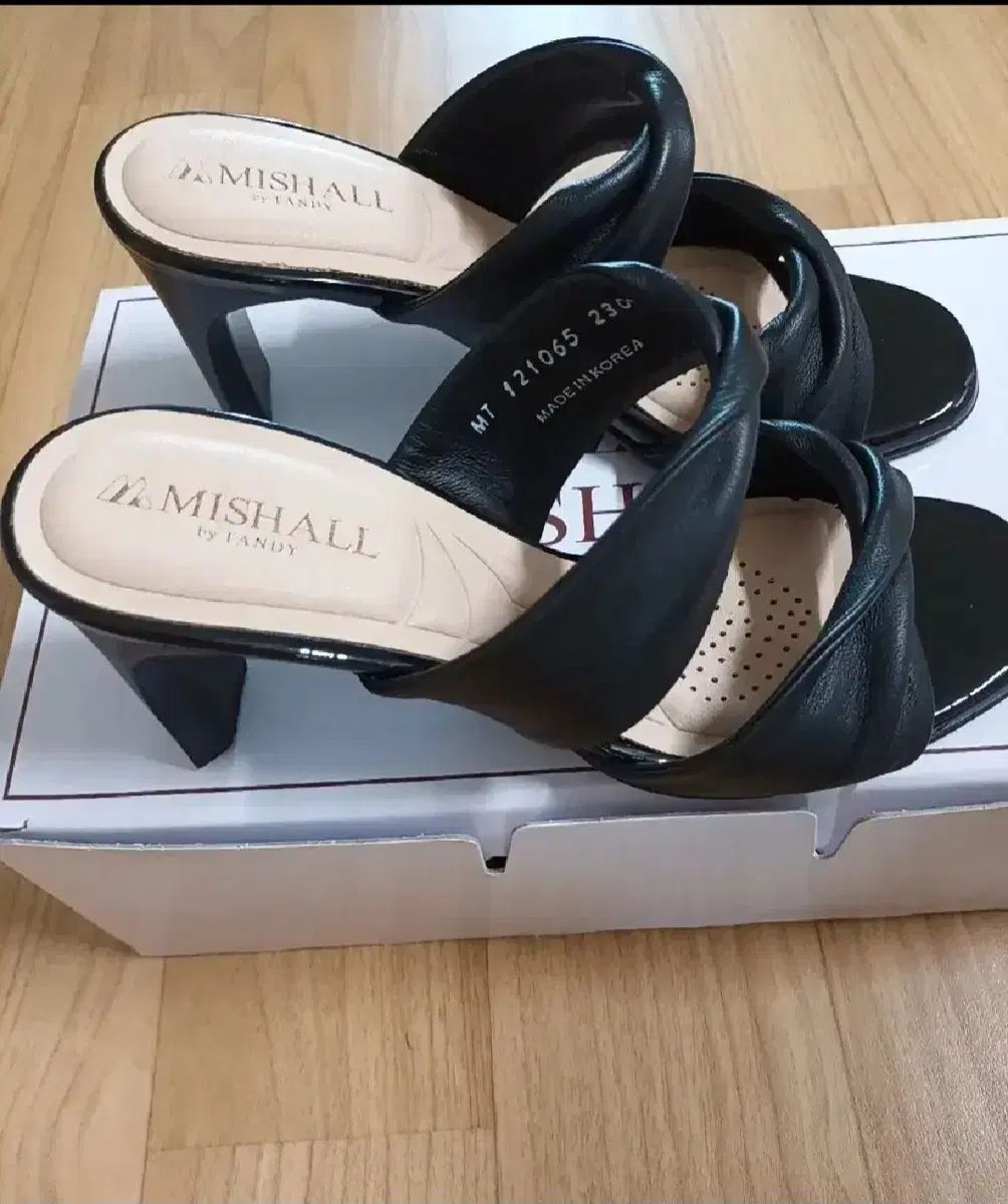 中*み様 感動の履き心地！YOSHITO パンプス おふホワイト 白 薄い