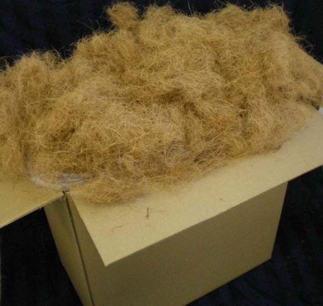 ヤシの繊維 業務用無地ダンボール箱入 やしのセンイ5ｋｇ茶 ～マルチング材 ハンギング 装飾 ココファイバー ヤシ繊維