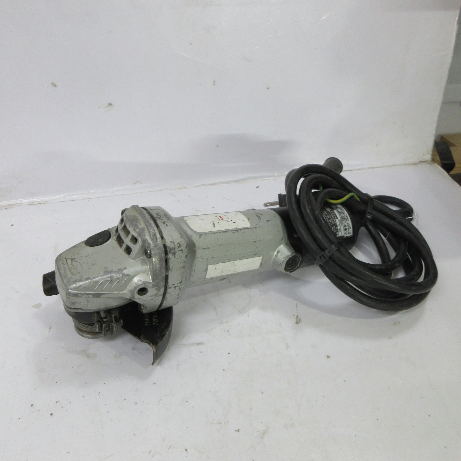 マキタ(makita) 100mmディスクグラインダ 9533L【町田店】