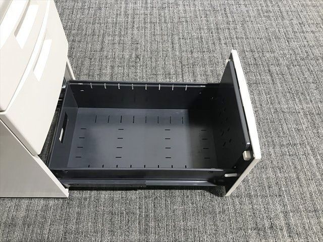 片袖デスク CZ イトーキ ホワイトグレーW オフィスデスク MARWIL-DEMENAGEMENTS_CH