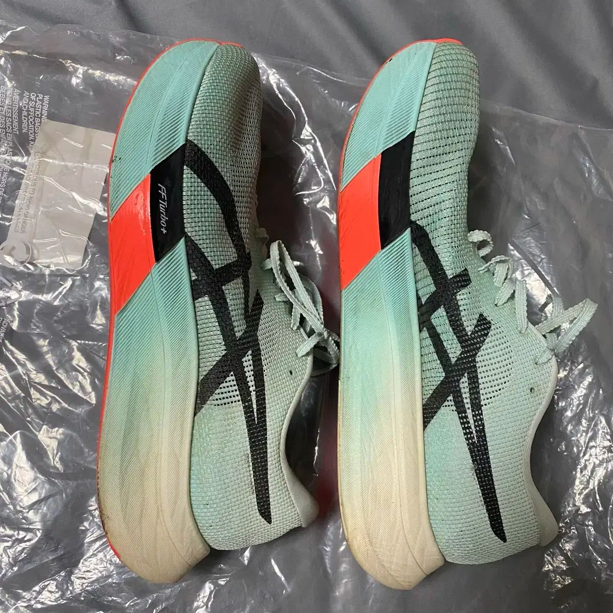 Asics アシックス