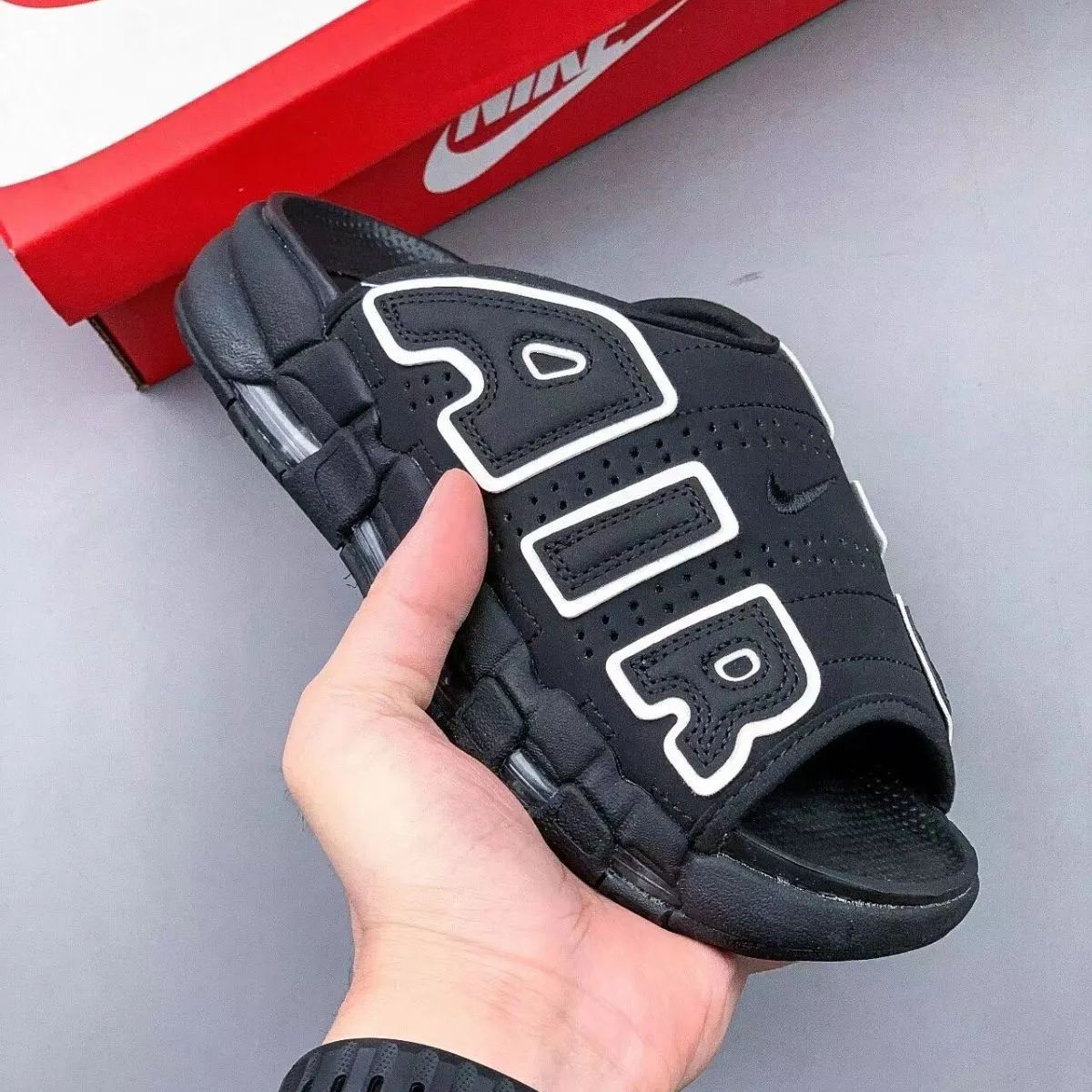 Nike Air More Uptempo Slide Black/White ナイキ　エアモアアップテンポスライド