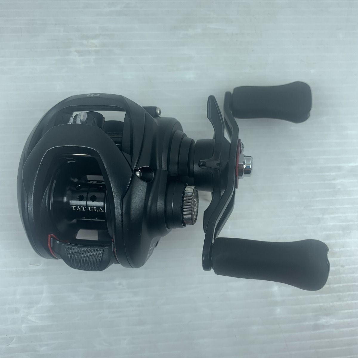 DAIWA（釣り） ττ DAIWA ダイワ リール ベイトリール 19タトゥーラTW 100SH 00630037 目立った傷や汚れなし