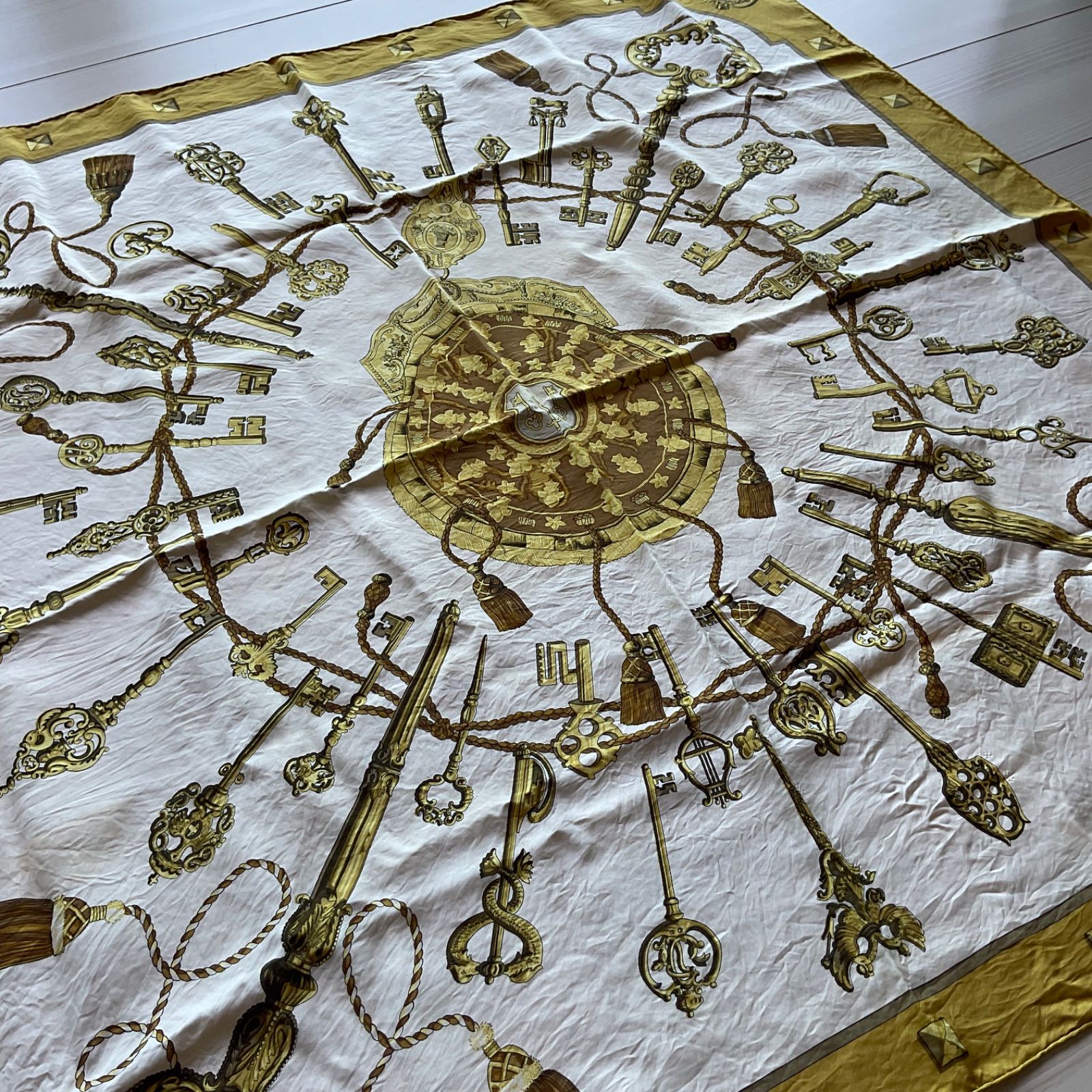HERMES エルメス カレ90 LES CLES THE Keys Rare - メルカリ