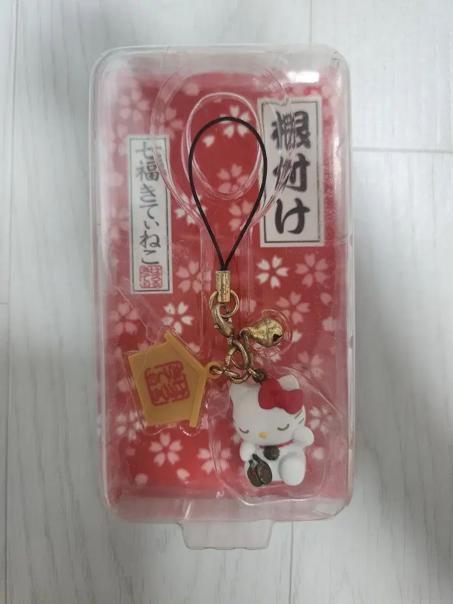 キティ　ストラップ　ケース　セット ブックキャット hello kitty(ハローキティ) ストラップ ケース 傷 はい