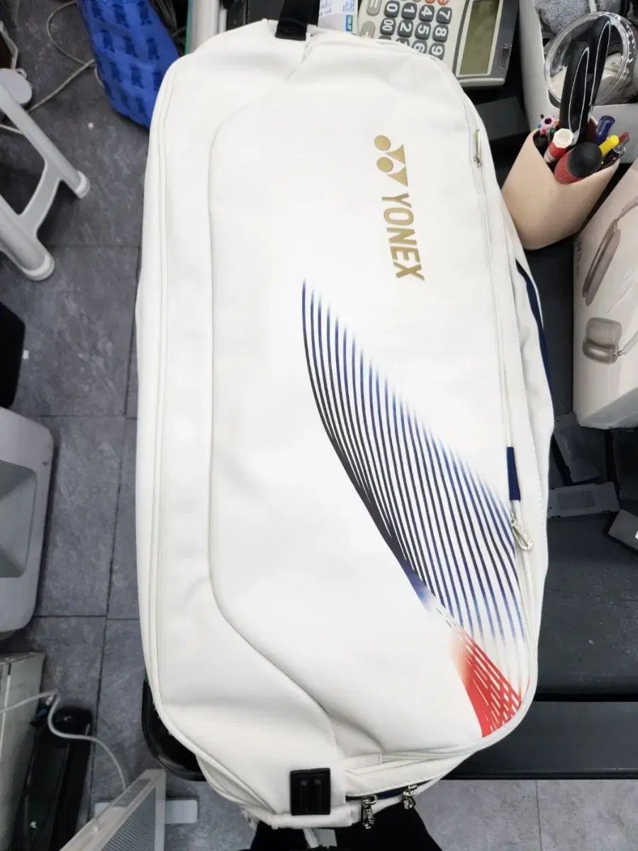 YONEX バドミントンバッグ ホワイト/ゴールド トーナメント