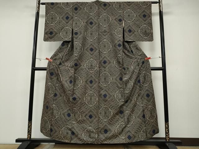 平和屋着物 本場大島紬 龍郷絣 菱花文 正絹 CAAY4812ut