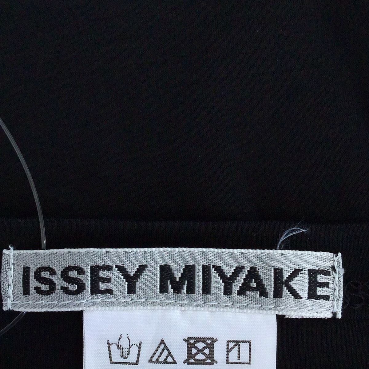 【美品】イッセイミヤケ 半袖カットソー ニットサイズ2 M 美品 イッセイミヤケ アシメントリーカットソー レイヤード 半袖