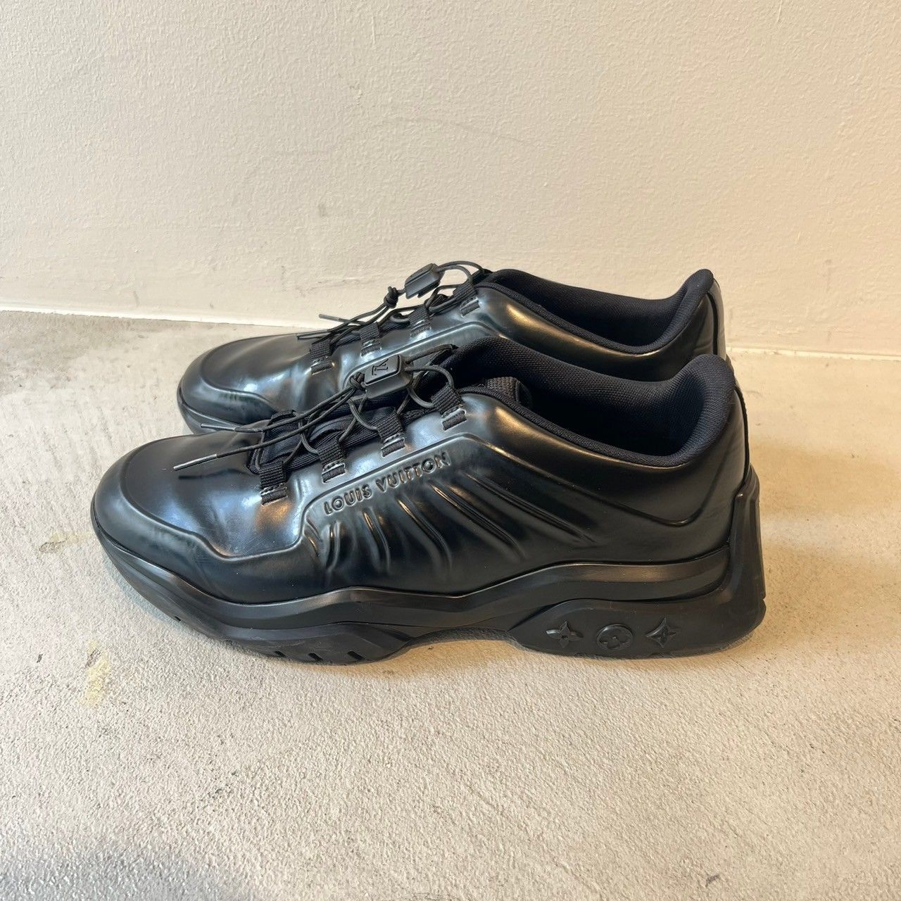 Louis Vuitton スニーカー 7.5 ブラック LOUIS VUITTON ブラックレザー ハイカットスニーカー