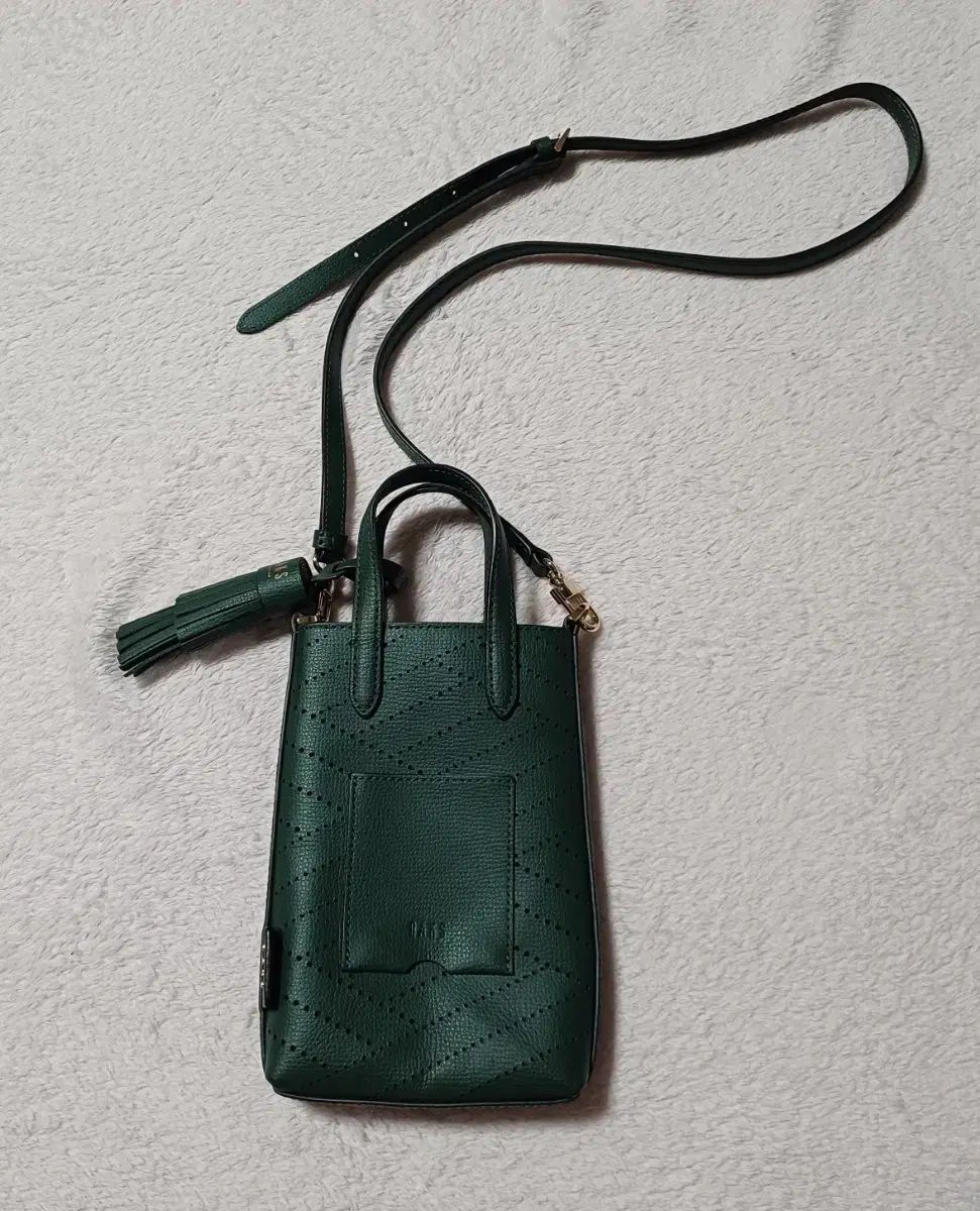 ♥ DAKS ミニ エンブロイダリー タッセル クロスバック