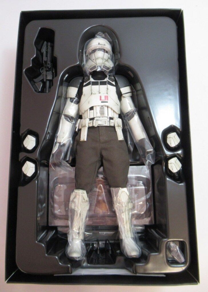 ☪ HOTTOYS