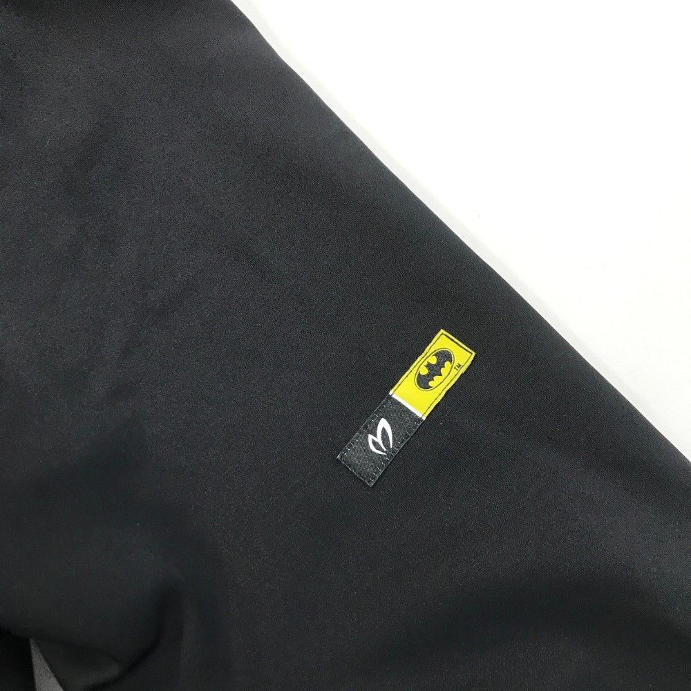 サイズ：4 MASTER BUNNY EDITION マスターバニーエディション BATMAN バットマン 裏起毛 スウェットパーカー  ブラック系 [240101423585] ゴルフウェア メンズ ストスト サイズ：4 MASTER BUNNY EDITION マスターバニーエディション