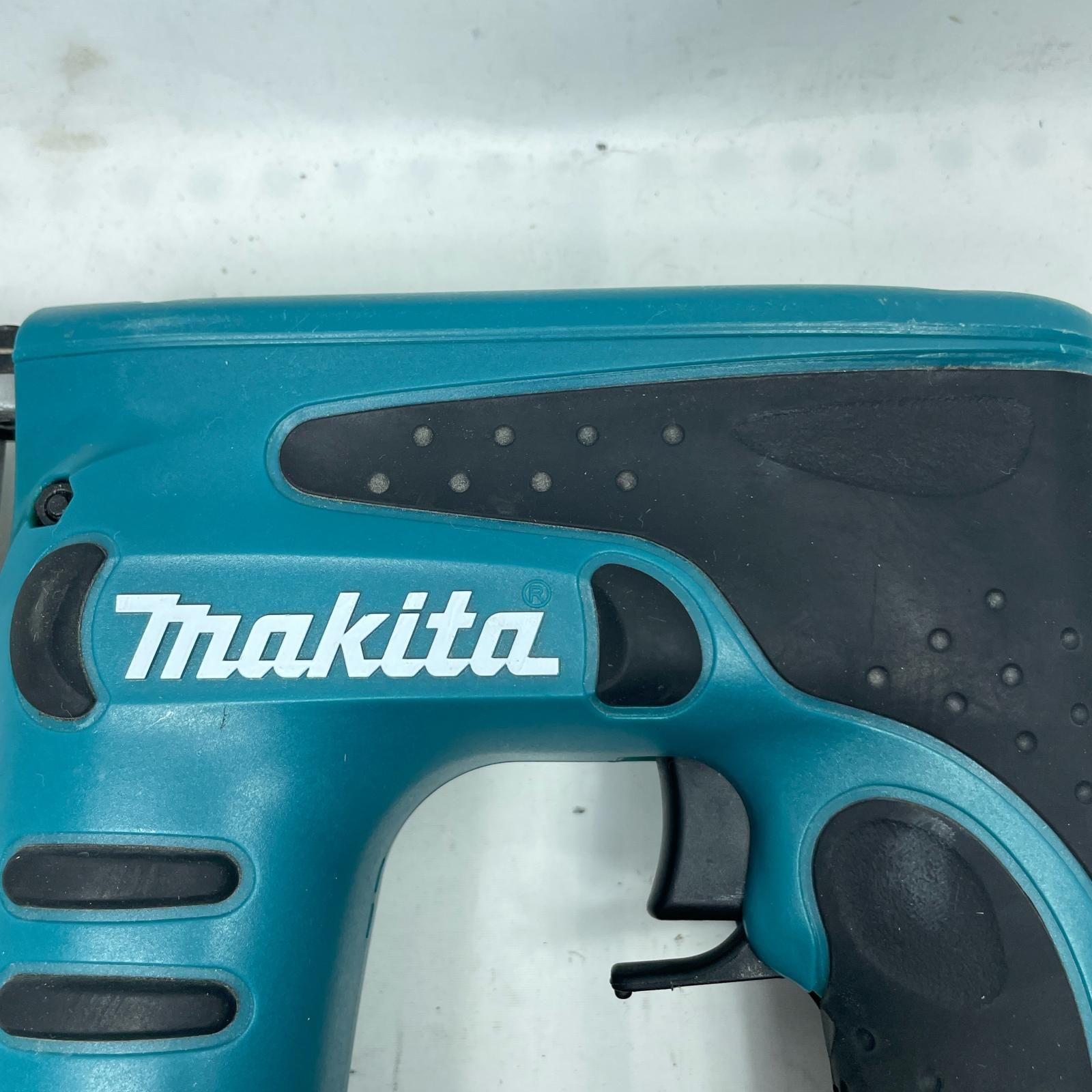 MAKITA マキタ 電動タッカ PT350D ケース付 コードレス式 14.4v 25760