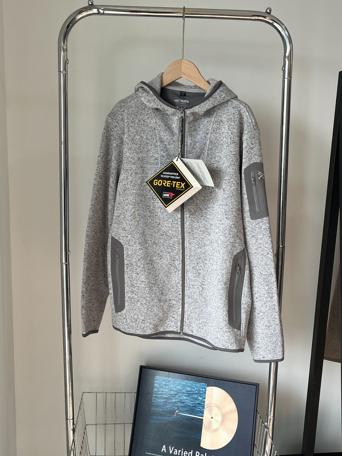 ARC'TERYX 始祖鸟 2025春秋 COVERTシリーズ 刺繍入り フード付き