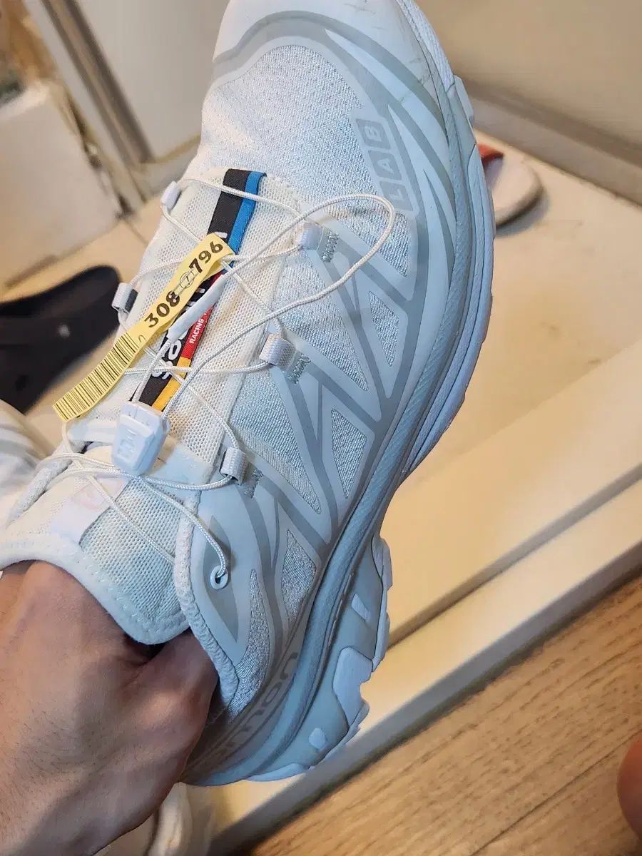 SALOMON サロモン