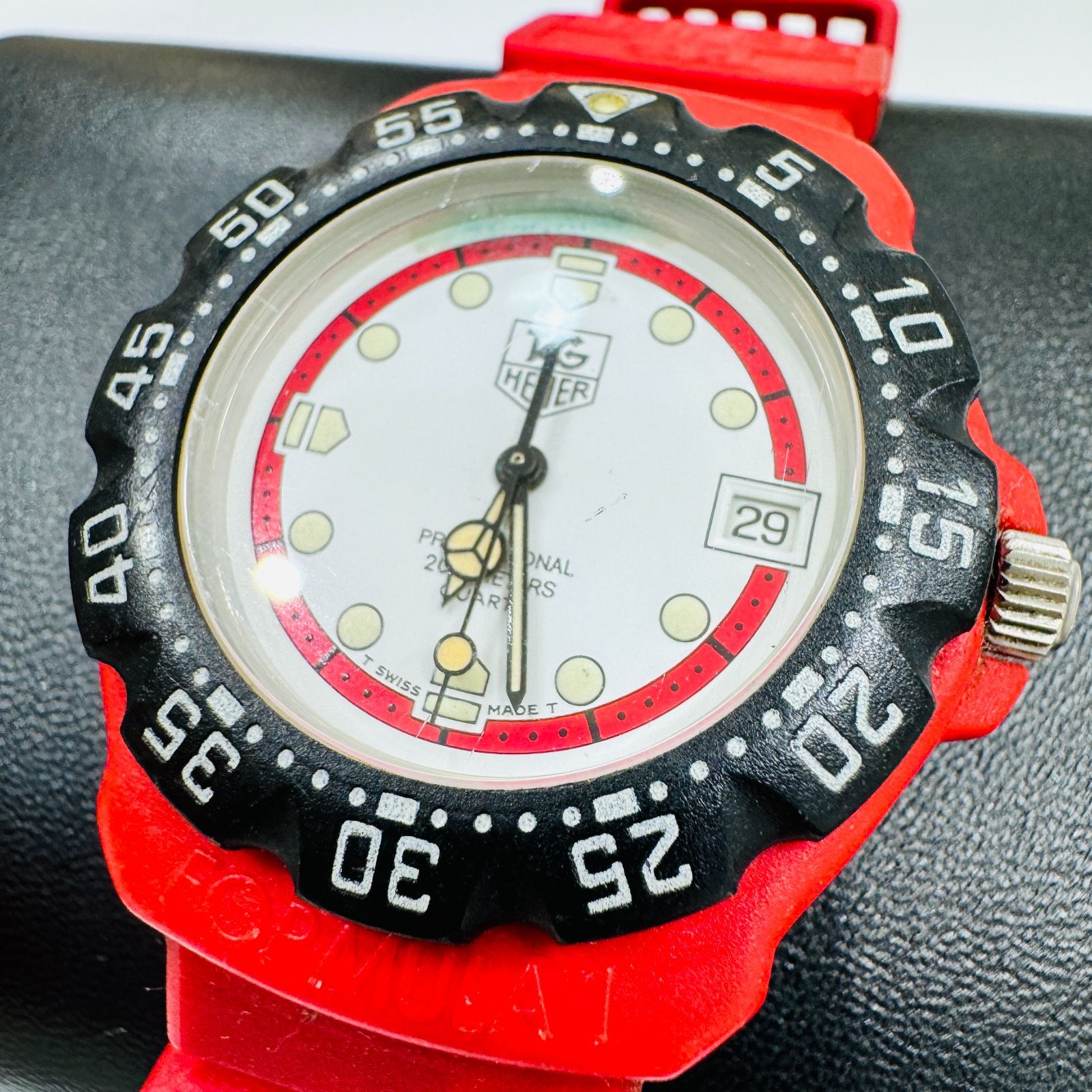 A【不動】TAGHEUER タグホイヤーフォーミュラ1 プロフェッショナル200M 腕時計 385.513 シリコンベルト 中古 レッド  ギャランティーあり メンズ - メルカリ