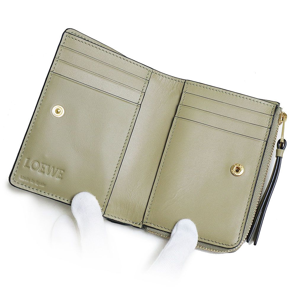 ウォレット 二つ折り財布