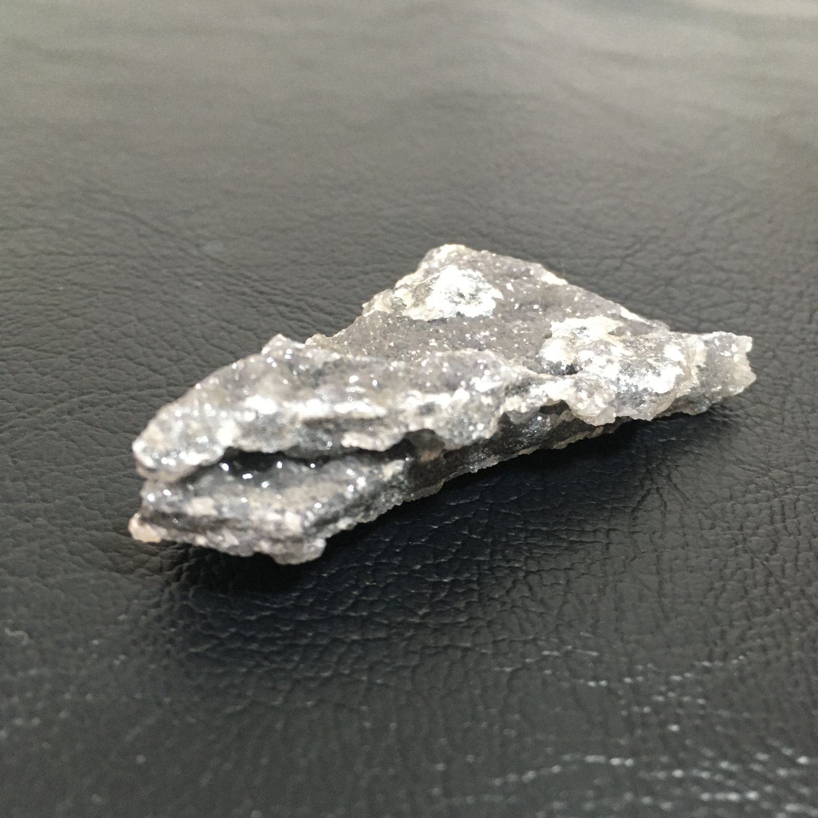 ジンカイト（紅亜鉛鉱） - メルカリ