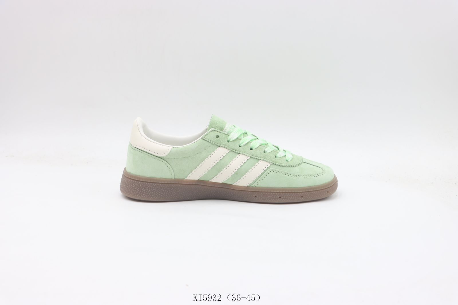 今日 アディダス ボードシューズ グリーン KI5932