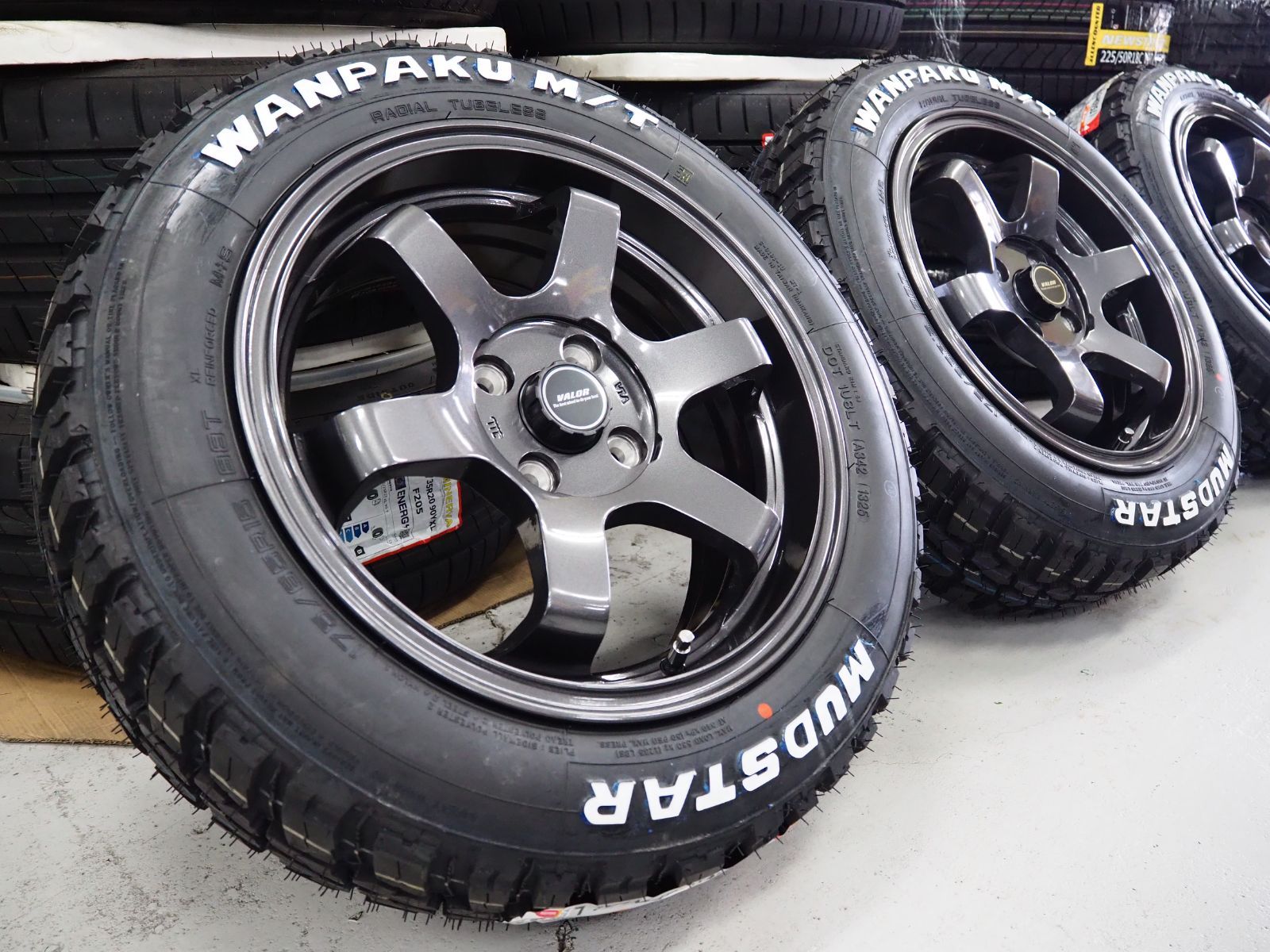 カスタムサイズ VALOR TS6R 15inch 6.5J 4H100+38 マッドスター 