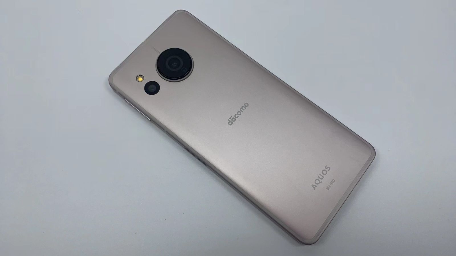 Aquos sense8 sh-54d SIMフリー ライトカッパー