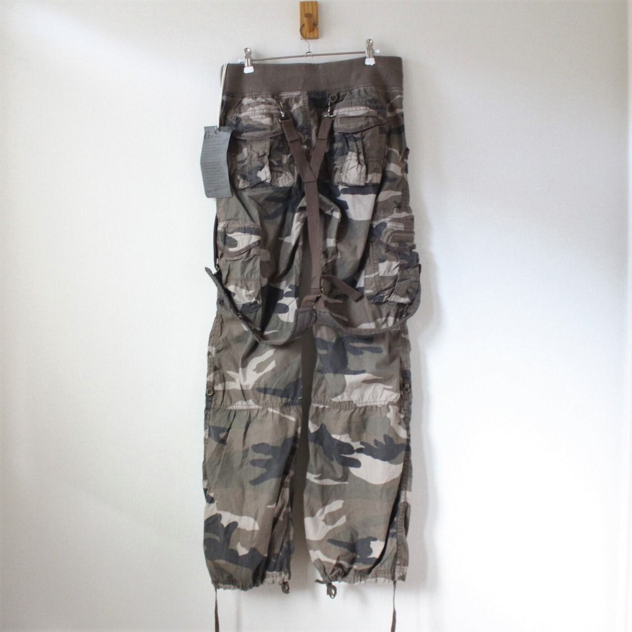 GOA 迷彩 サスペンダー付きカーゴパンツ GOA 迷彩 サスペンダー付きカーゴパンツ