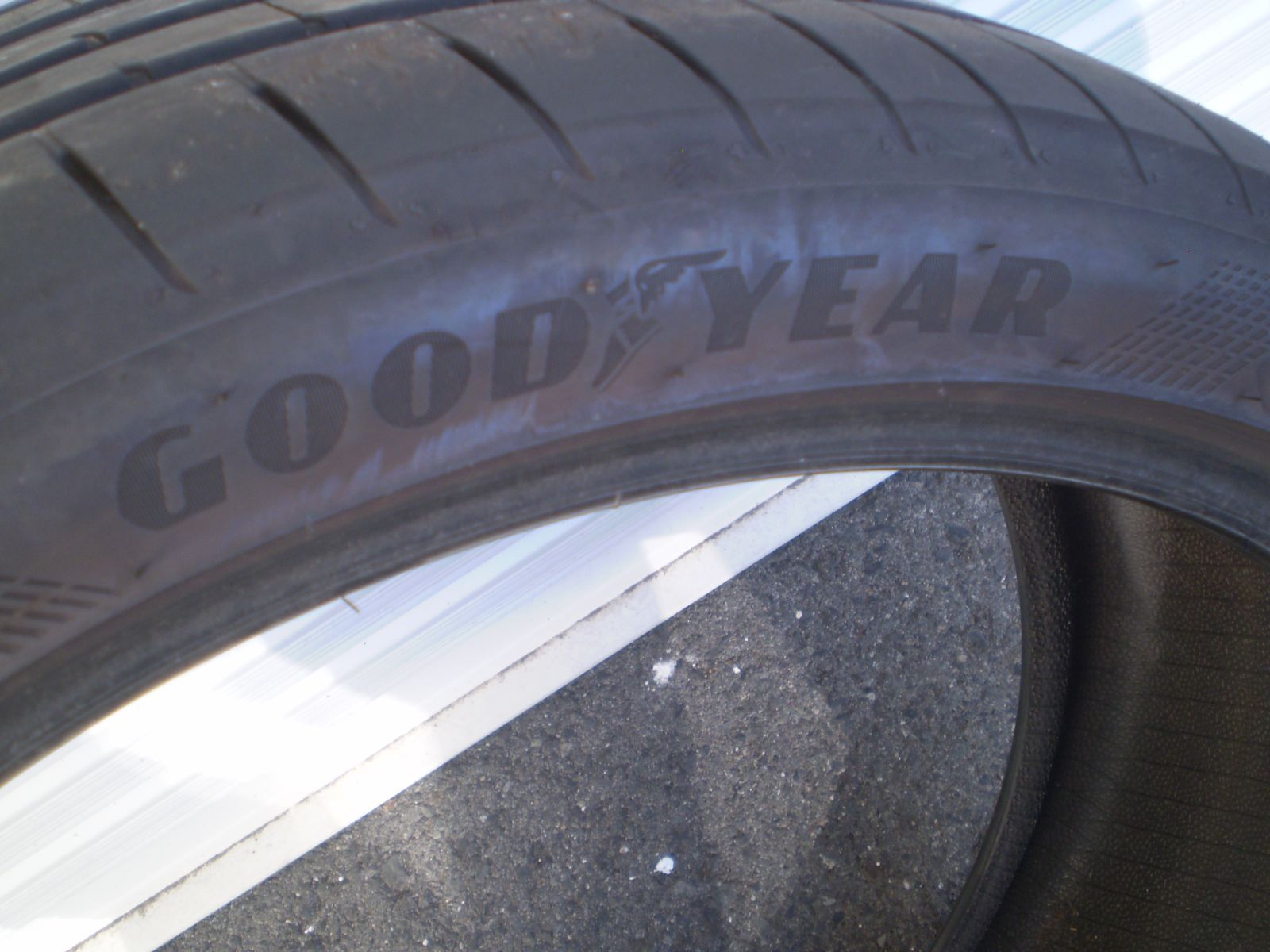 GOODYEAR EAGLE F1 265 35R21