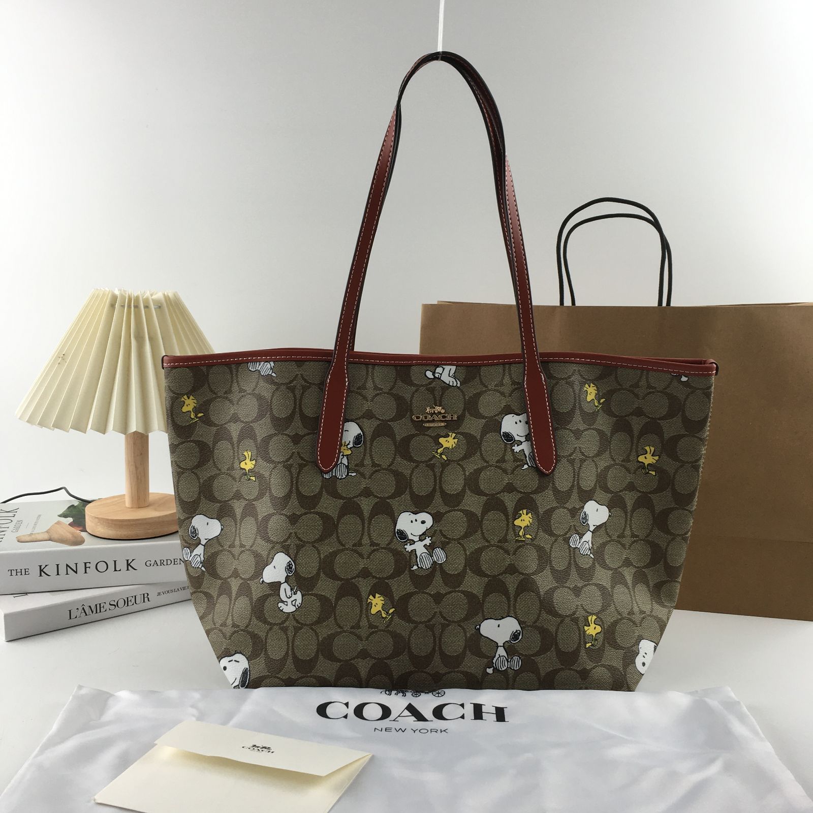 新品 コーチ coach PEANUTS コラボ シティートートシグネチャースヌーピーCF166 - メルカリ