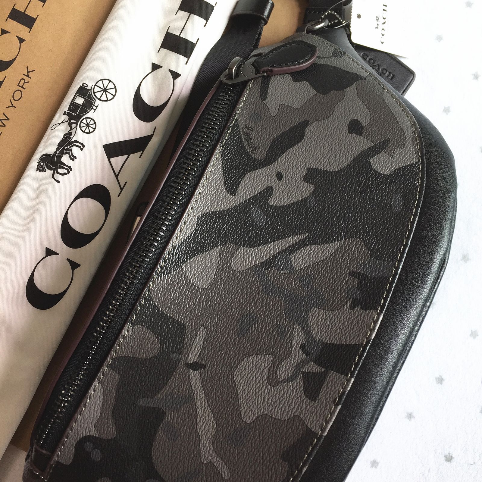 セール中】COACH コーチバッグ F76845 カモフラ迷彩 ボディーバッグ