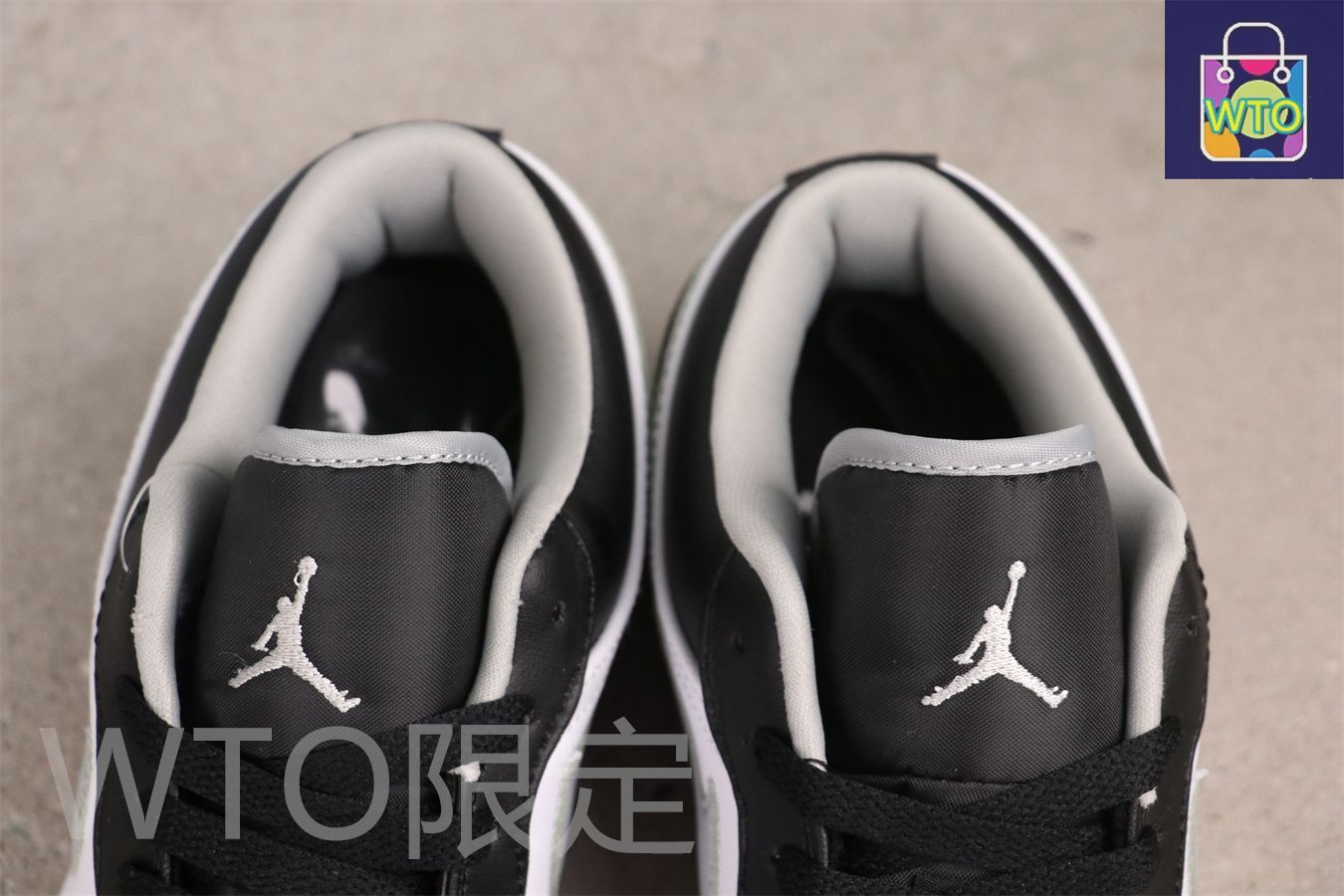 今日特価】Jordan エアジョーダン aj1 AJ1 553558-040 白黒
